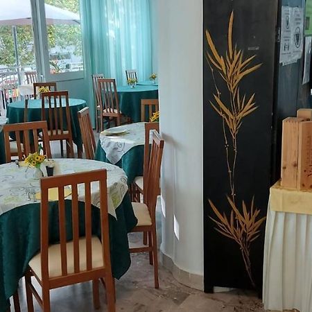 Hotel Santini Римини Экстерьер фото