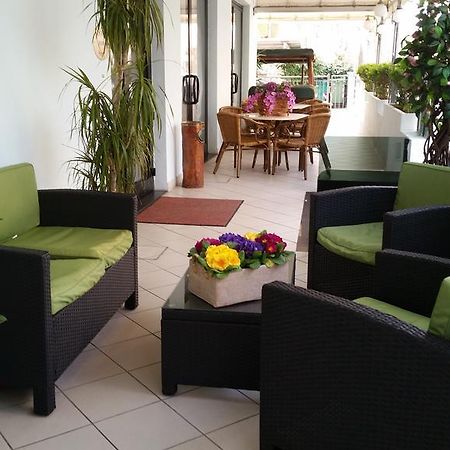 Hotel Santini Римини Экстерьер фото