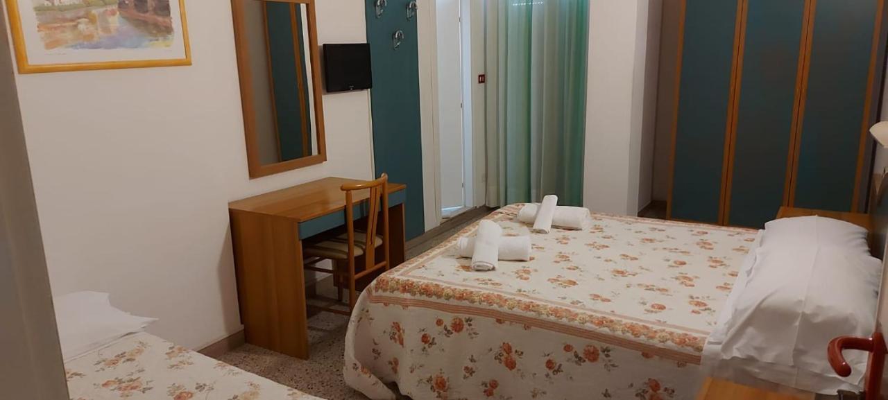 Hotel Santini Римини Экстерьер фото