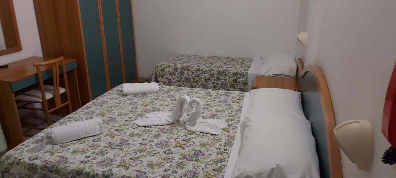 Hotel Santini Римини Экстерьер фото