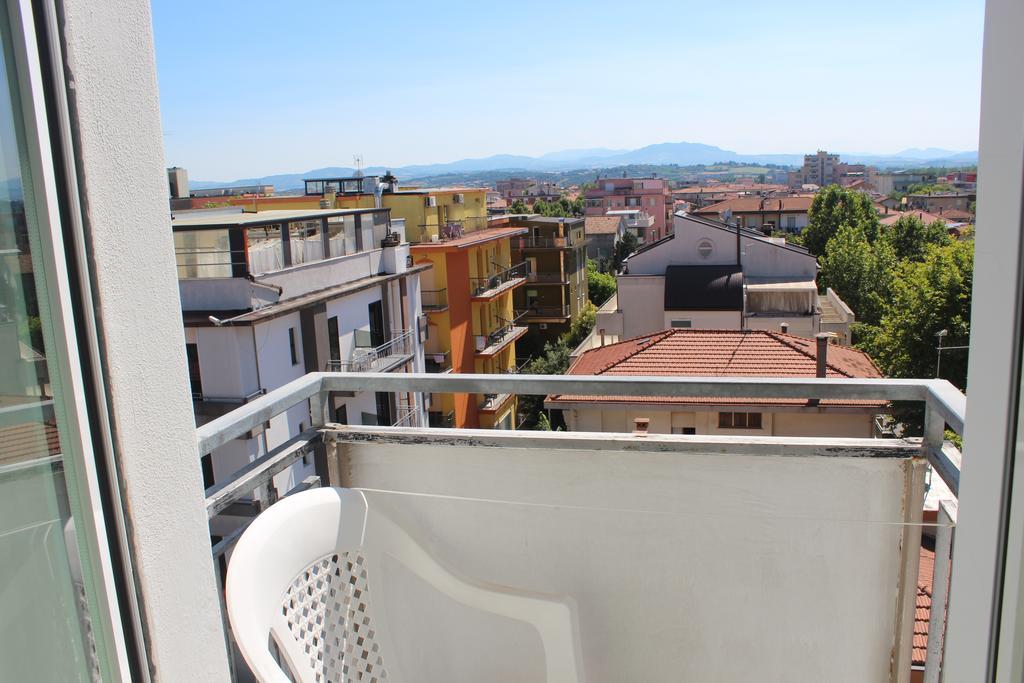 Hotel Santini Римини Номер фото