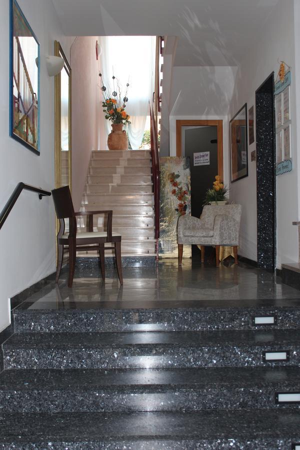 Hotel Santini Римини Экстерьер фото